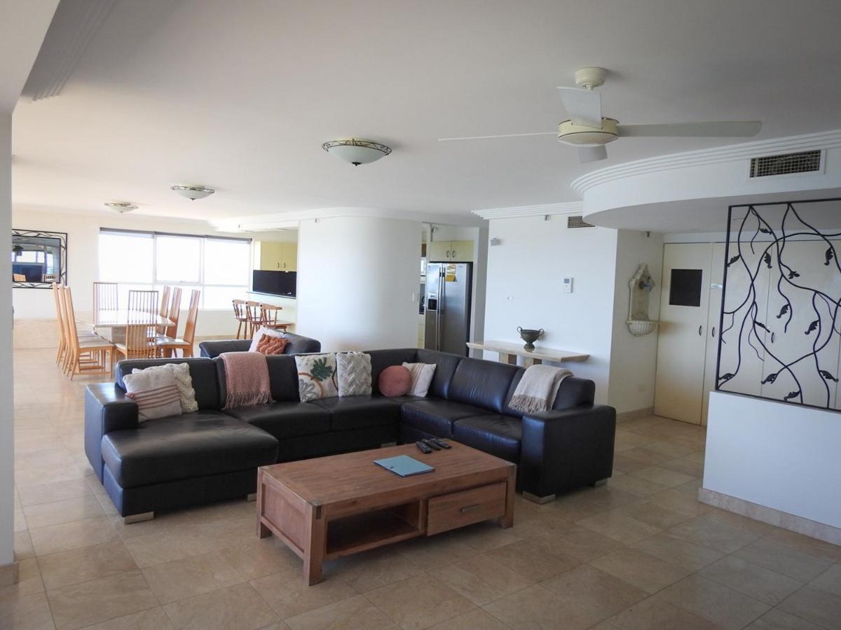 Zenith Ocean Front Apartments Gold Coast Extérieur photo