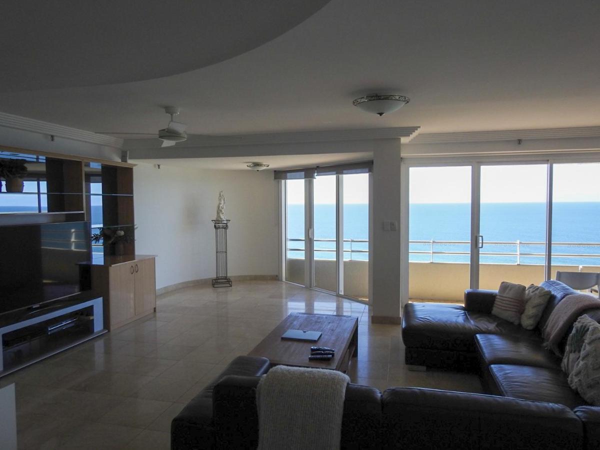 Zenith Ocean Front Apartments Gold Coast Extérieur photo