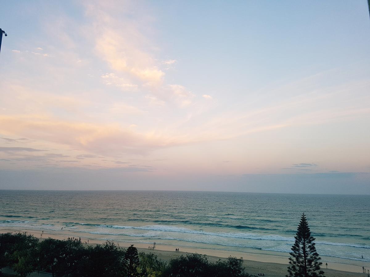 Zenith Ocean Front Apartments Gold Coast Extérieur photo